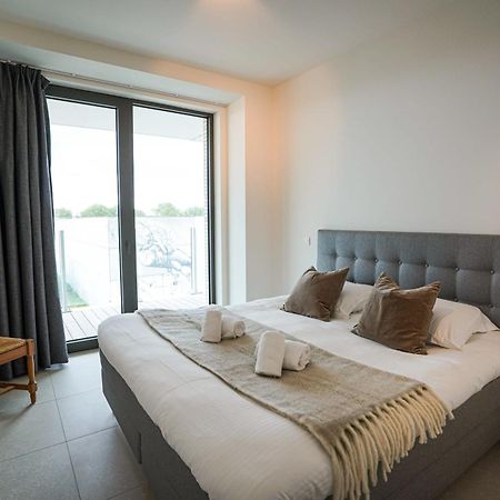 Huswell - Beautiful Apartment With Communal Pool And Gym Ostend Exterior photo