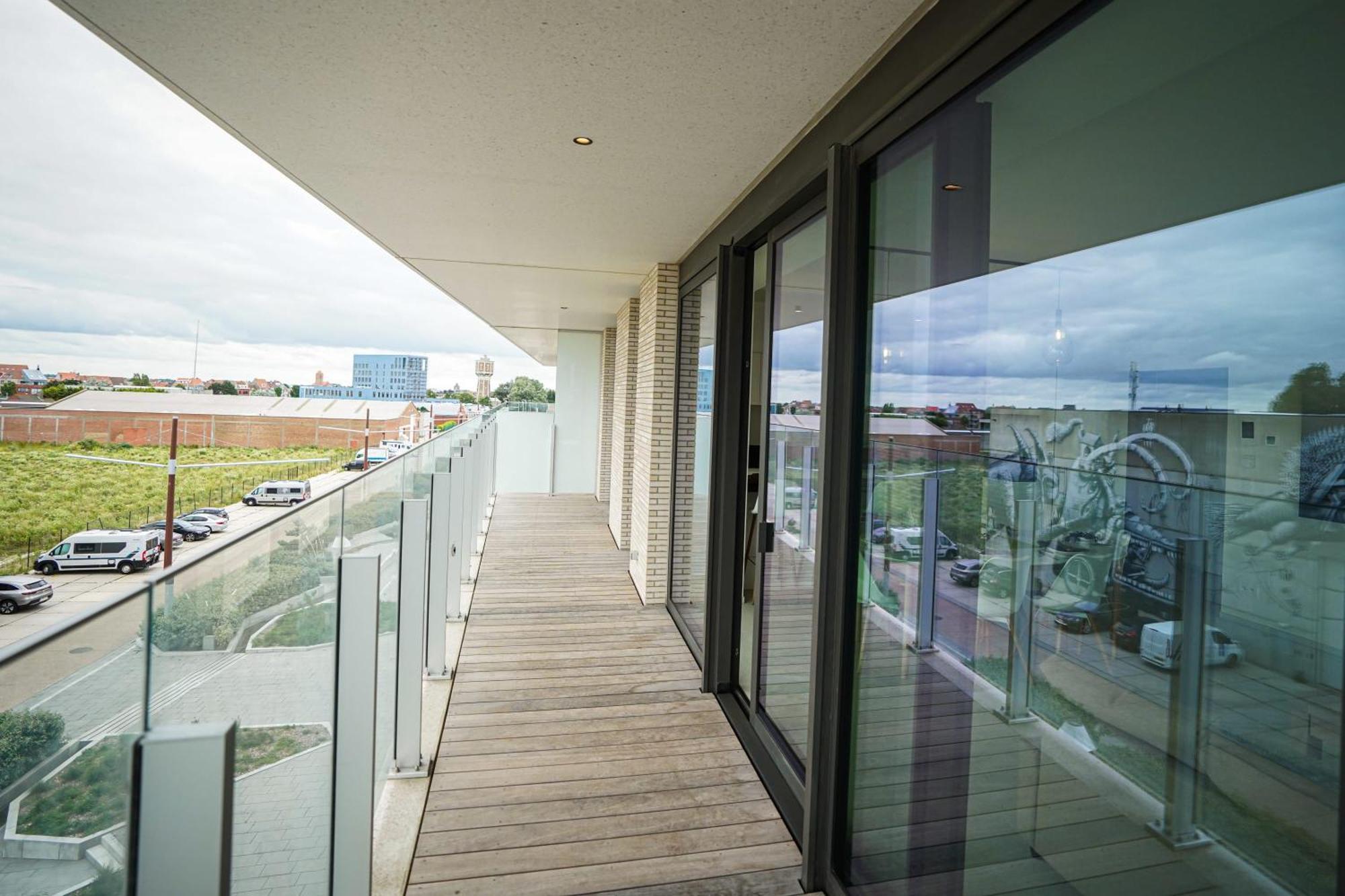 Huswell - Beautiful Apartment With Communal Pool And Gym Ostend Exterior photo